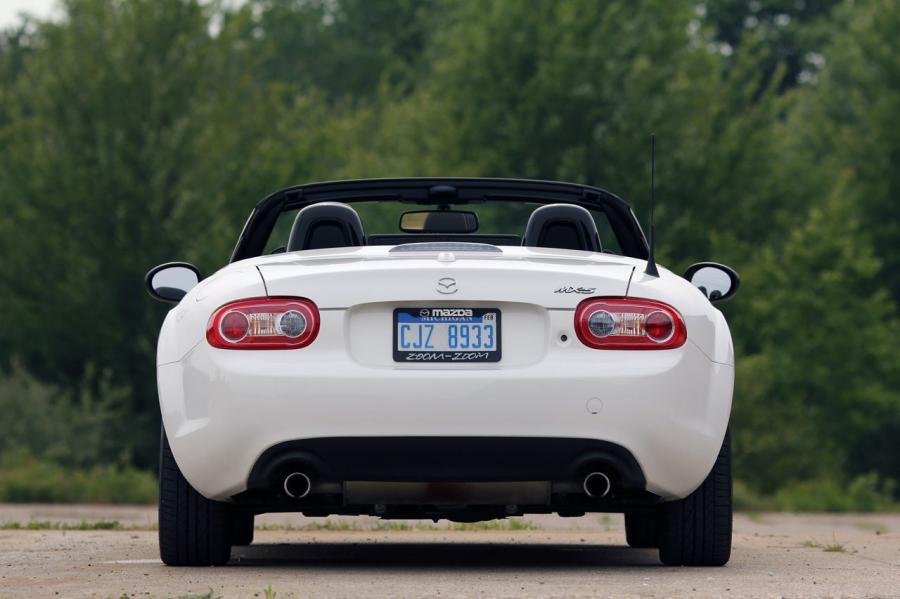  Mazda MX-5 Miata Special Edition 2012 года  (фото 17 из 31)